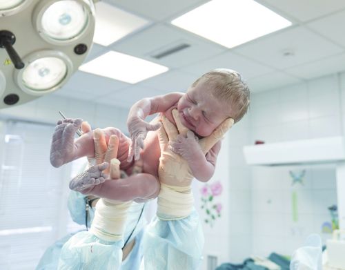 Каждый ребенок на вес золота: как врачи в Челнах помогают отказаться от аборта